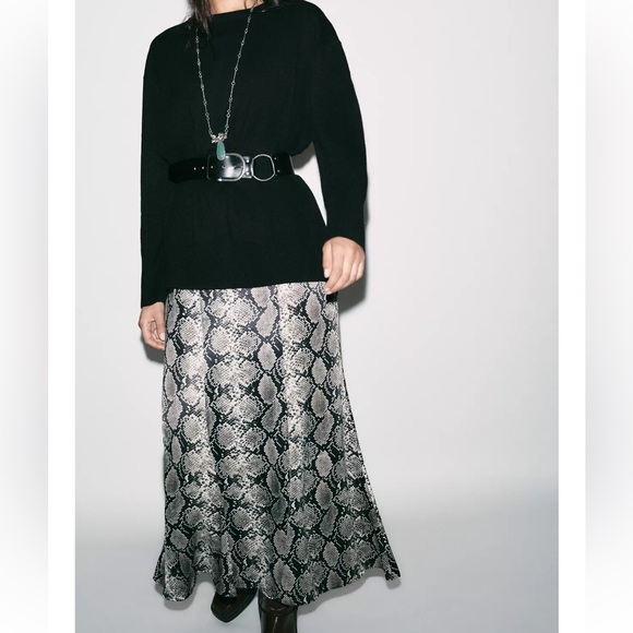Zara NWT snake skin satin midi skirt - Picture 7 of 13